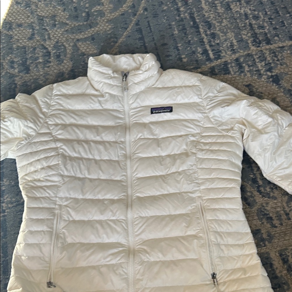 Patagonia Women's White Quilted Packable Puffer Jacket